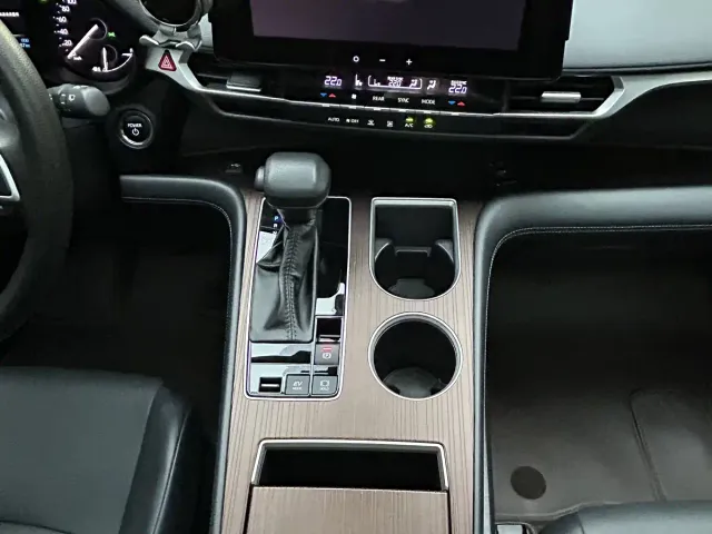 Toyota Granvia — Фото автомобиля 18