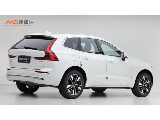 Volvo XC60 — Фото автомобиля 3