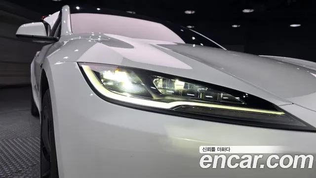 Tesla Model 3 — Фото автомобиля 7