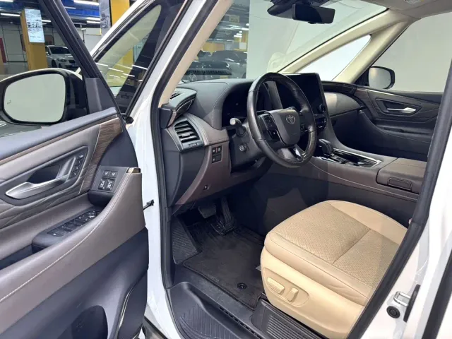 Toyota Alphard — Фото автомобиля 4