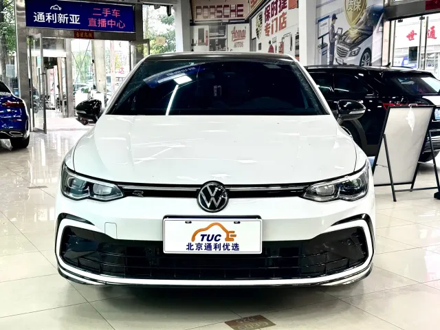 Volkswagen Golf — Фото автомобиля 2