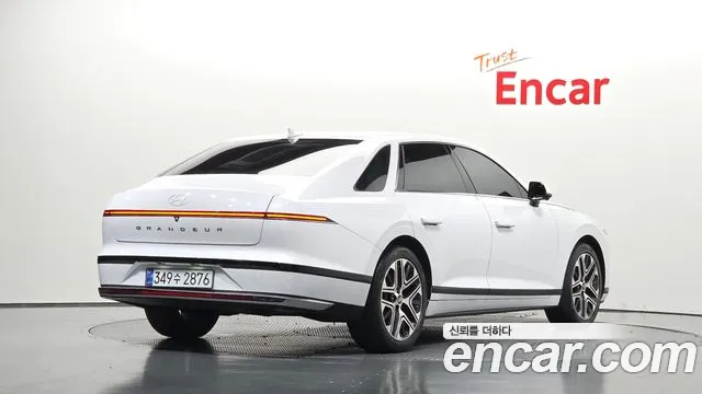 Hyundai Grandeur Grandeur (GN7) 2.5 Бензин 2WD — Фото автомобиля 2