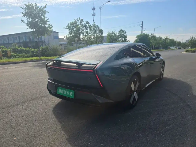 Xpeng P7 — Фото автомобиля 9