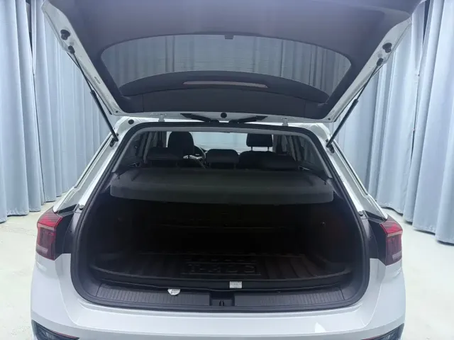 Volkswagen T-Roc — Фото автомобиля 8