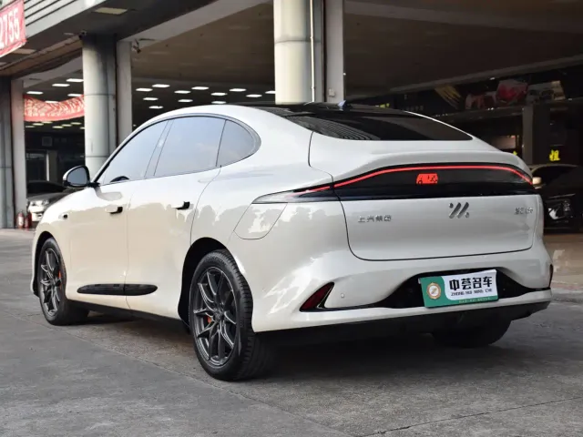 IM Motors LS6 — Фото автомобиля 16