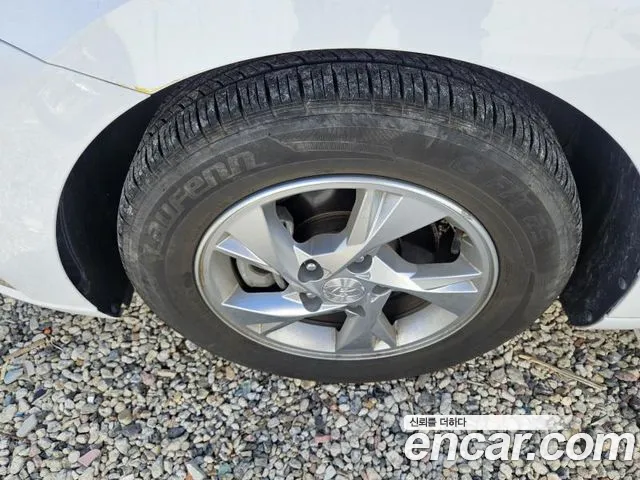 Hyundai Avante — Фото автомобиля 14