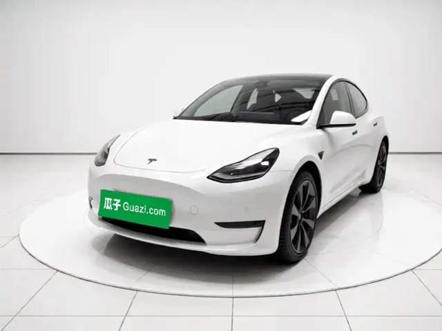 Tesla Model Y — Фото автомобиля 2