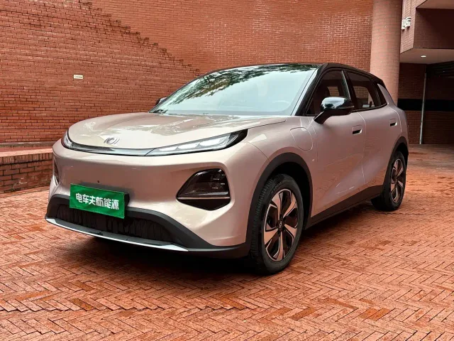 Фотография автомобиля — Changan Qiyuan Q05