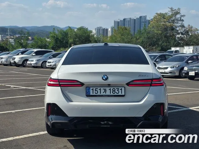 BMW 5 Series G60 — Фото автомобиля 4