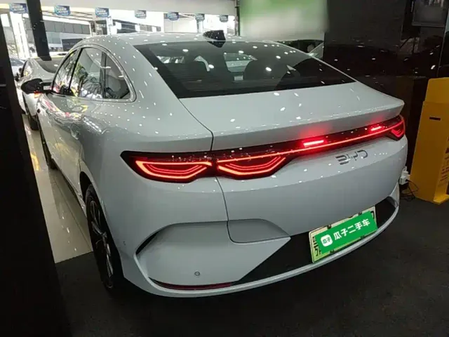BYD Qin L — Фото автомобиля 4
