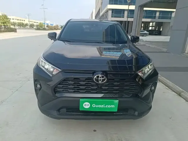 Toyota RAV4 — Фото автомобиля 2