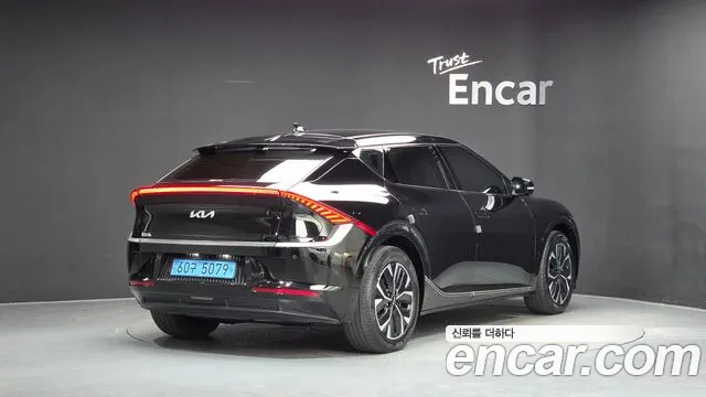 Kia EV6 — Фото автомобиля 2