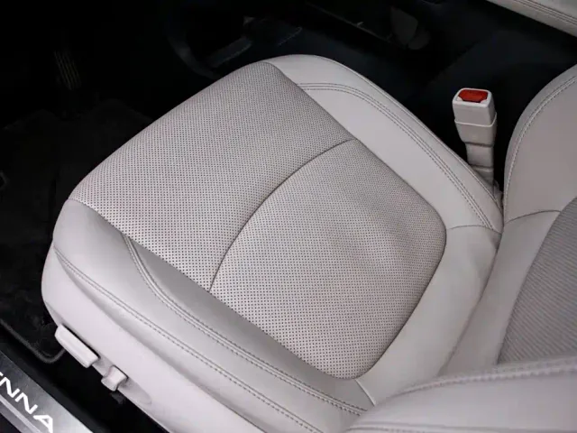 Toyota Sienna — Фото автомобиля 14