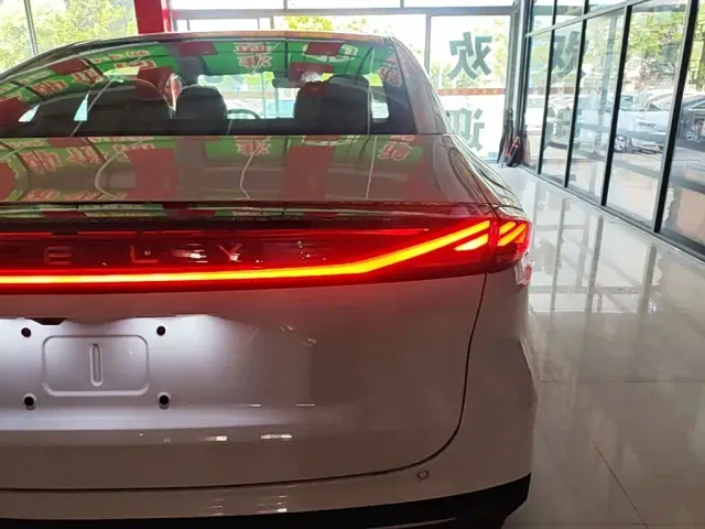 Geely Galaxy L6 — Фото автомобиля 23