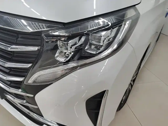 GAC Trumpchi M8 — Фото автомобиля 23