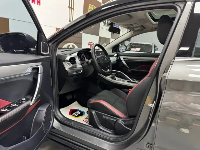 Geely Binyue — Фото автомобиля 7