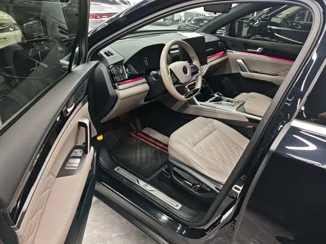 BYD Tang — Фото автомобиля 15