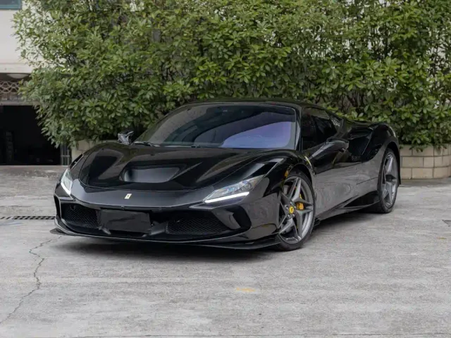Фотография автомобиля — Ferrari F8