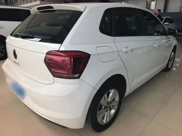 Volkswagen Polo — Фото автомобиля 6