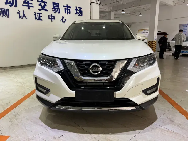 Nissan X-Trail — Фото автомобиля 2