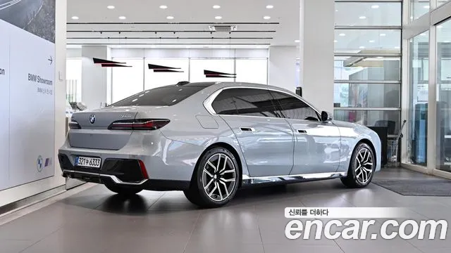 BMW 7 Series G70 — Фото автомобиля 4