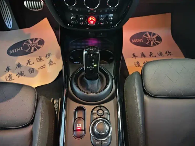 MINI JCW CLUBMAN — Фото автомобиля 13