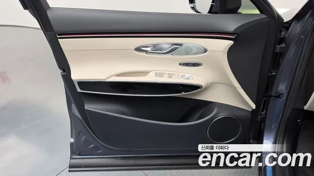 Genesis GV70 — Фото автомобиля 13