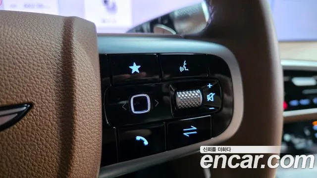 Genesis GV70 — Фото автомобиля 30