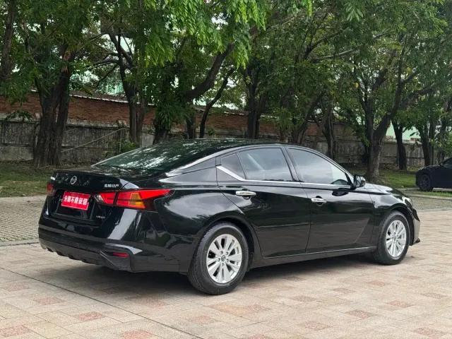 Nissan Teana — Фото автомобиля 14
