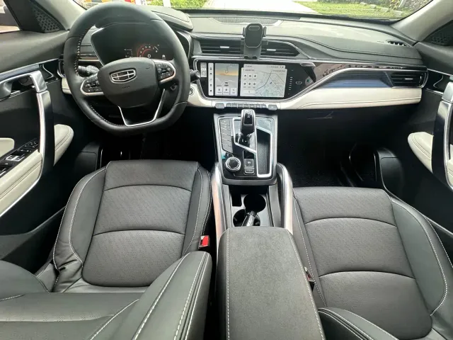 Geely Boyue — Фото автомобиля 9