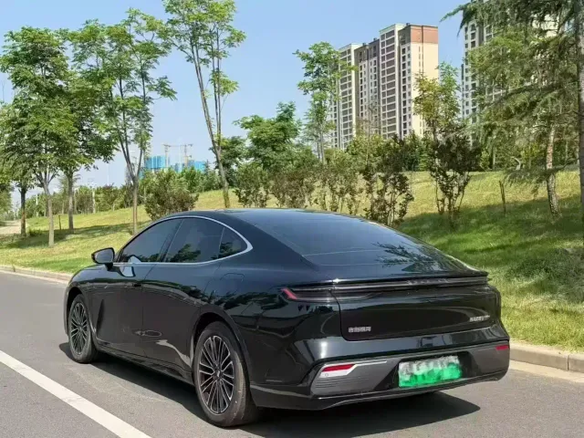 Geely Galaxy Xingyao 8 — Фото автомобиля 9