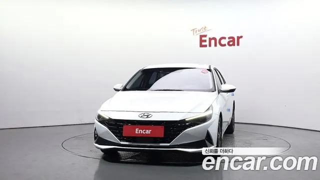 Hyundai AVANTE Avante (CN7) — Фото автомобиля 3