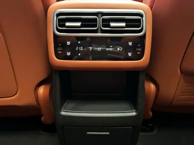 Li Auto L7 — Фото автомобиля 15