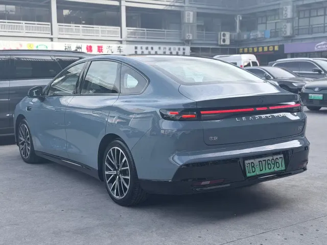Leapmotor B01 — Фото автомобиля 5
