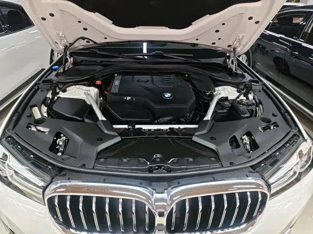 BMW 5 Series — Фото автомобиля 19