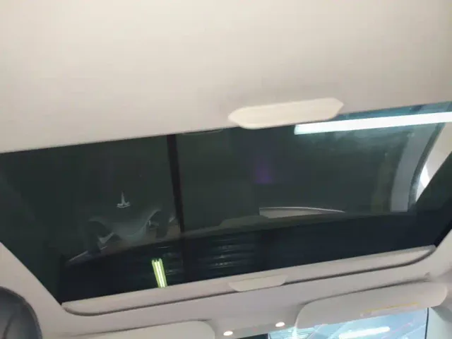 Tesla Model Y — Фото автомобиля 17