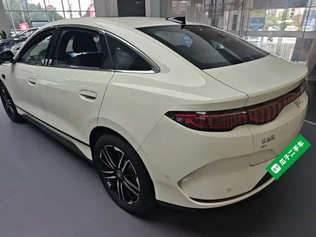 BYD Qin L — Фото автомобиля 4
