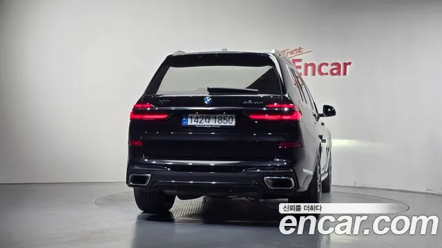 BMW X7 — Фото автомобиля 4