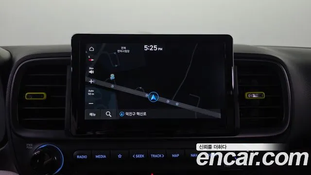 Hyundai Venue — Фото автомобиля 20