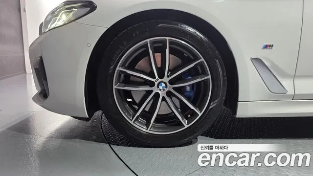 BMW 5-Series — Фото автомобиля 5