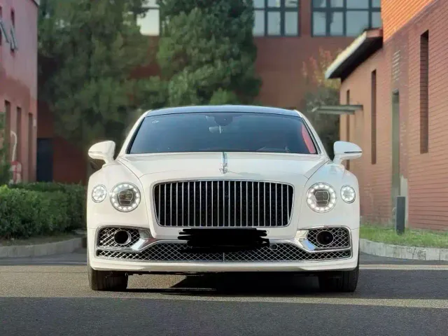 Фотография автомобиля — Bentley Flying Spur