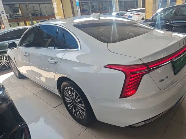 Hongqi H5 — Фото автомобиля 4