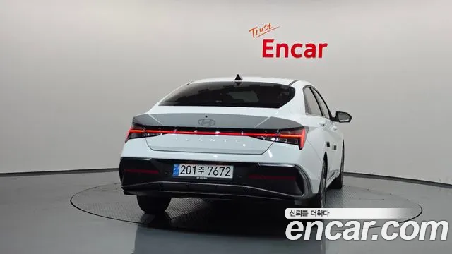 Hyundai Avante CN7 — Фото автомобиля 4