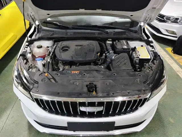 Geely Emgrand — Фото автомобиля 19