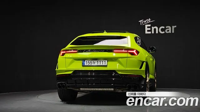 Lamborghini Urus — Фото автомобиля 4