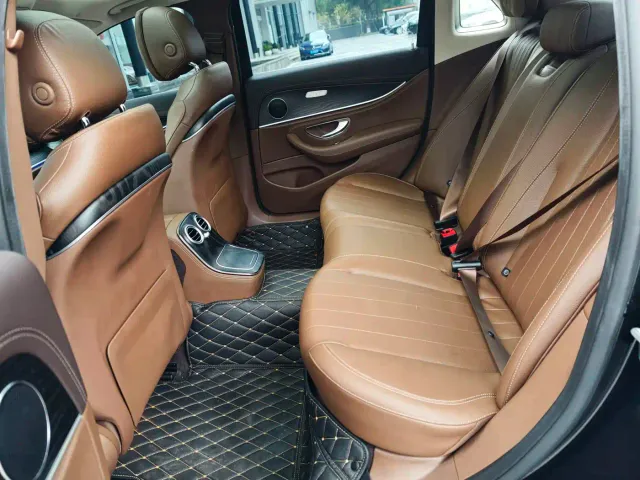 Mercedes-Benz E-Class — Фото автомобиля 16