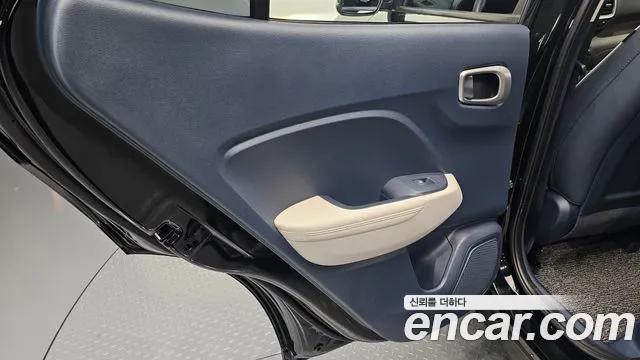 Hyundai Venue — Фото автомобиля 24