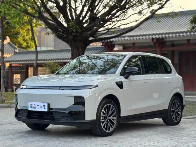 Leapmotor B10 — Фото автомобиля 4