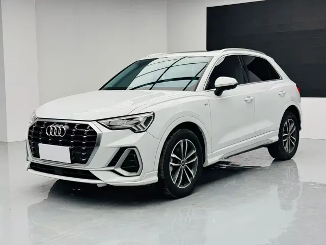 Фотография автомобиля — Audi Q3
