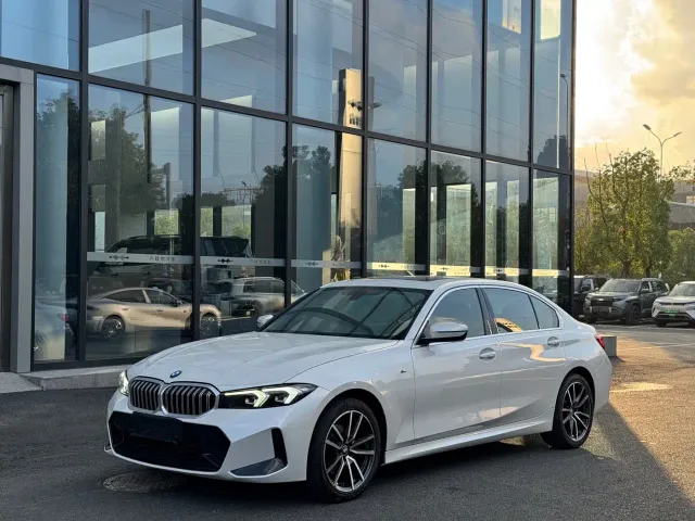 Фотография автомобиля — BMW 3 Series
